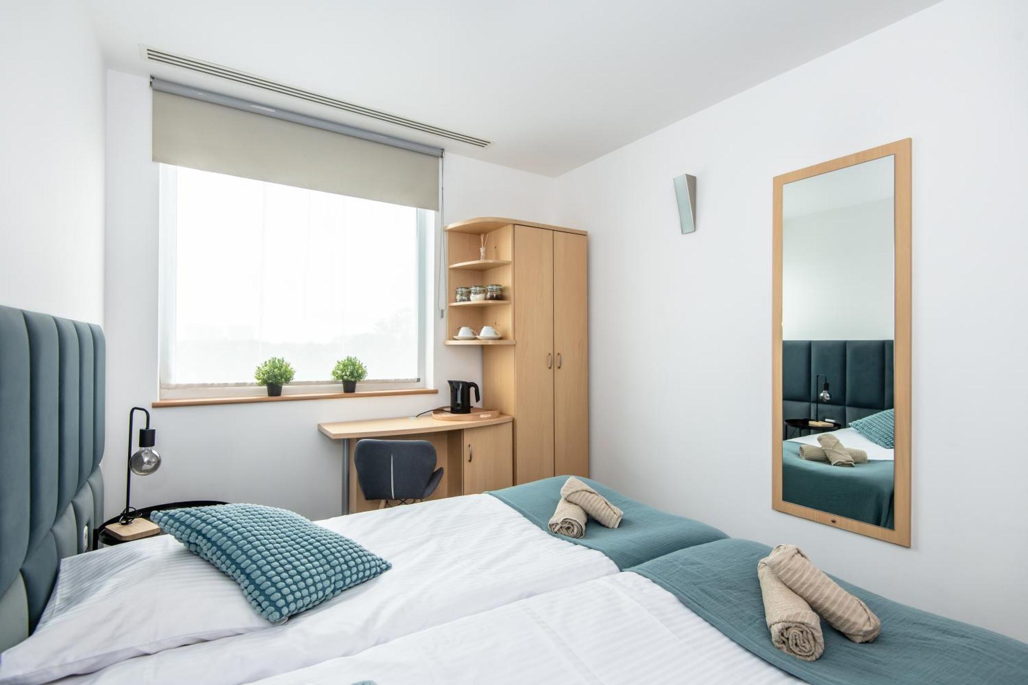 Sapphire Hotel Room Poznan — Photos 3