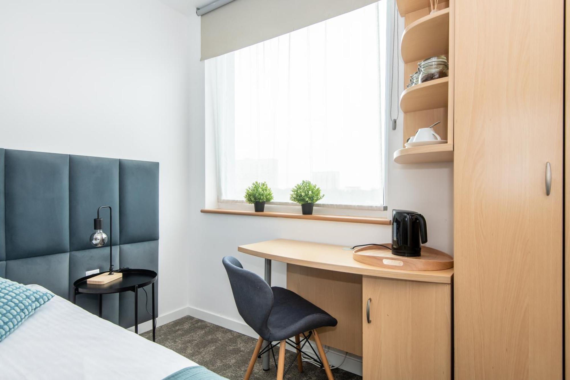 Sapphire Hotel Room Poznan — Photos 1